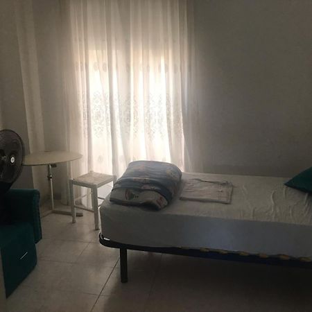 Апартаменти Malaga Habitacion En Apartamento Carlos Haya Екстер'єр фото