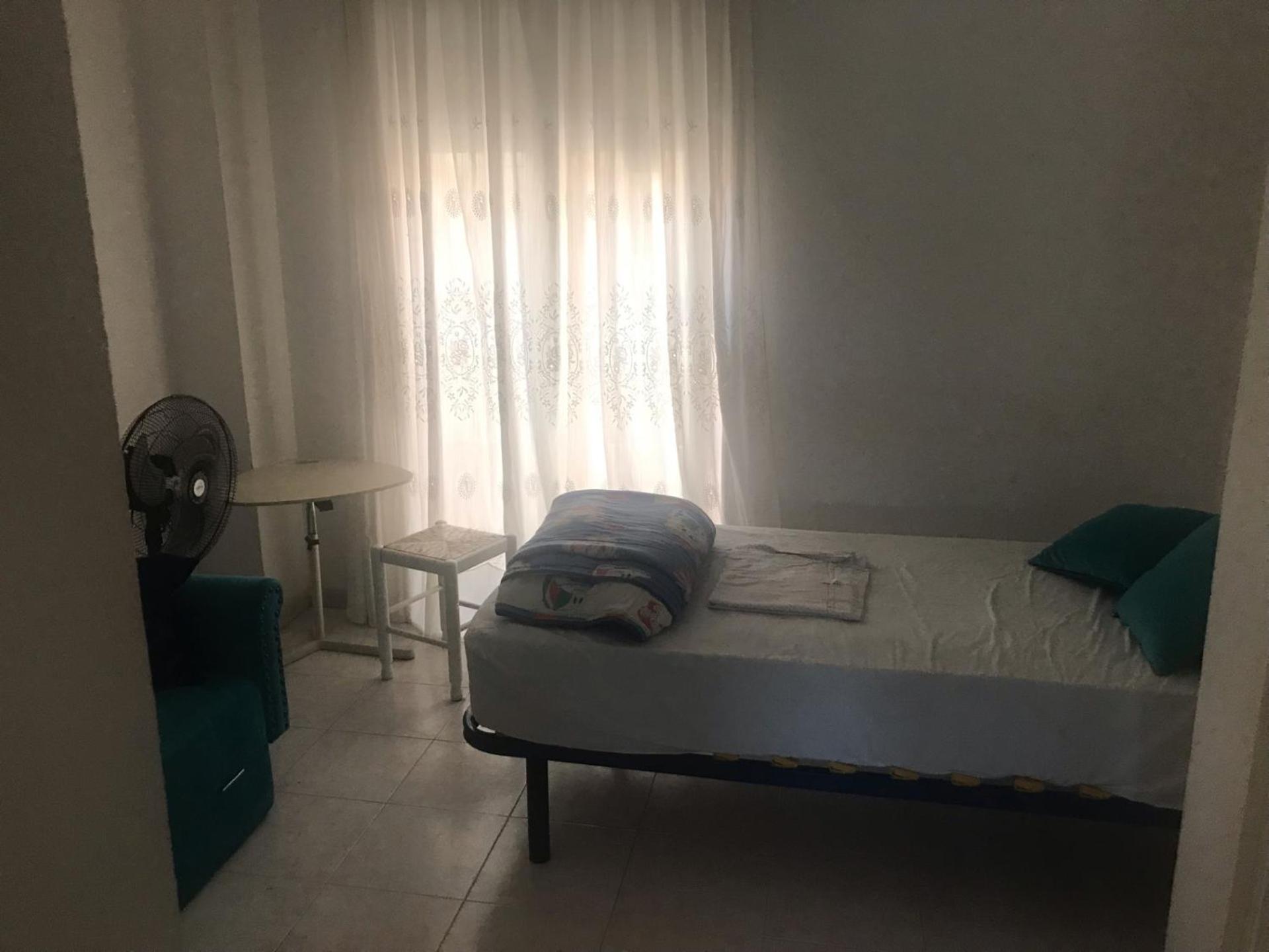 Апартаменти Malaga Habitacion En Apartamento Carlos Haya Екстер'єр фото